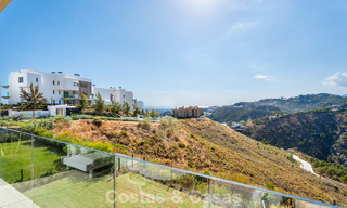 Move-in ready apartment with modern architecture for sale in a golf resort in the hills of Marbella - Benahavis 787137 