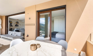 Move-in ready apartment with modern architecture for sale in a golf resort in the hills of Marbella - Benahavis 787148 