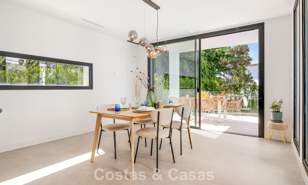 Move-in ready luxury villa with contemporary architecture for sale on the beachside east of Marbella center 787169