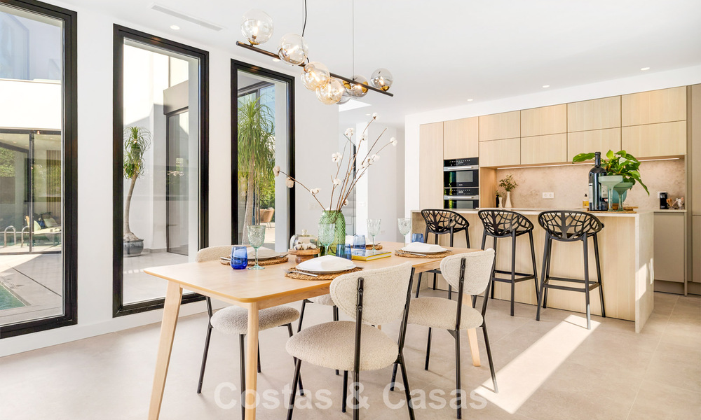 Move-in ready luxury villa with contemporary architecture for sale on the beachside east of Marbella center 787172