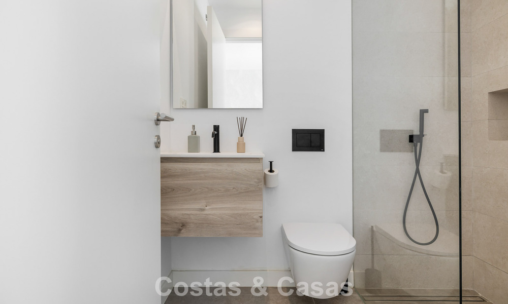 Move-in ready luxury villa with contemporary architecture for sale on the beachside east of Marbella center 787176