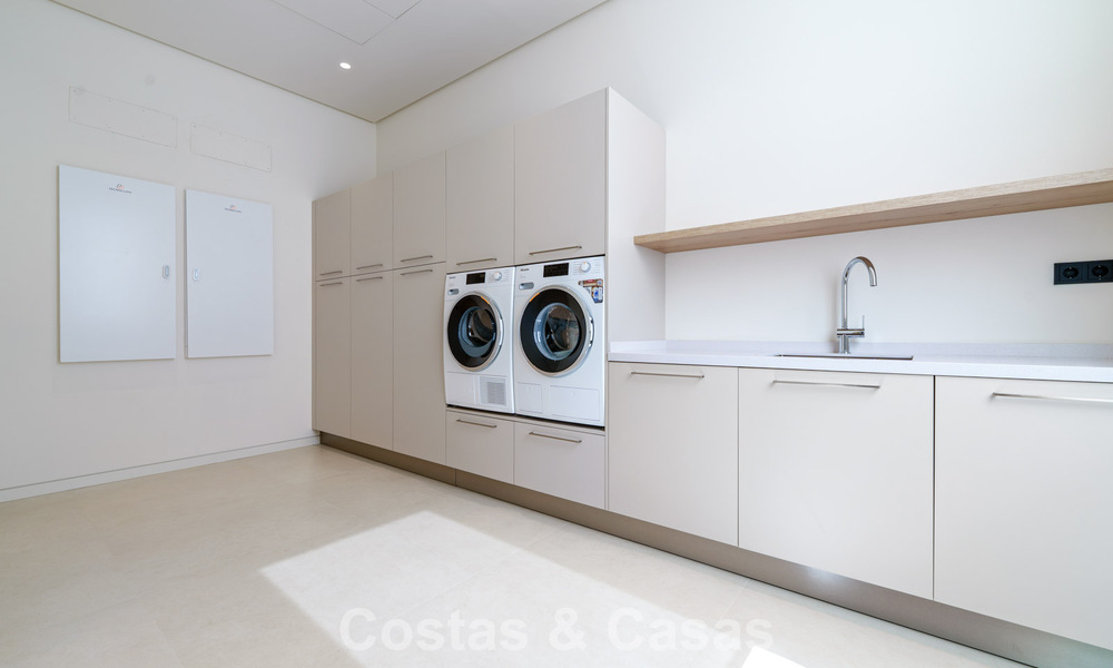 Advanced luxury villa for sale in a quiet residential area on Marbella's Golden Mile 787242