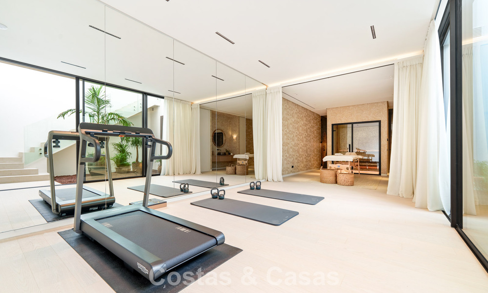 Advanced luxury villa for sale in a quiet residential area on Marbella's Golden Mile 787245