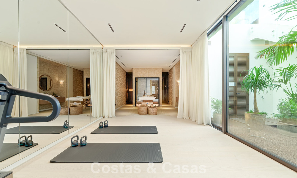 Advanced luxury villa for sale in a quiet residential area on Marbella's Golden Mile 787246