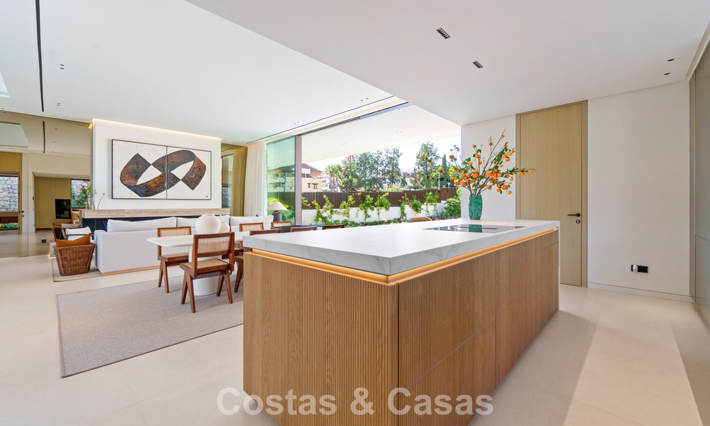 Advanced luxury villa for sale in a quiet residential area on Marbella's Golden Mile 787251