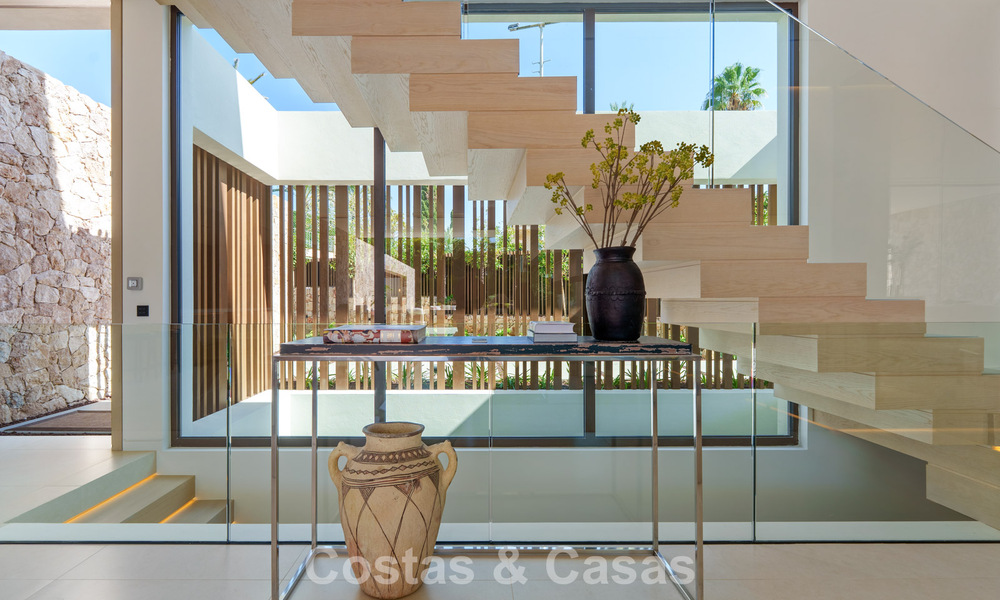 Advanced luxury villa for sale in a quiet residential area on Marbella's Golden Mile 787254