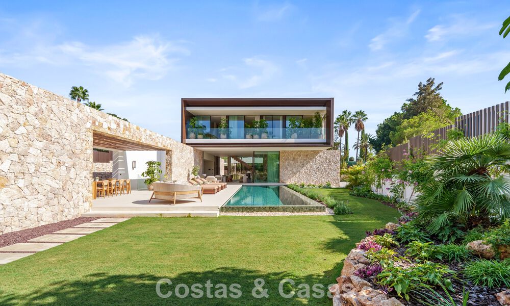 Advanced luxury villa for sale in a quiet residential area on Marbella's Golden Mile 787259
