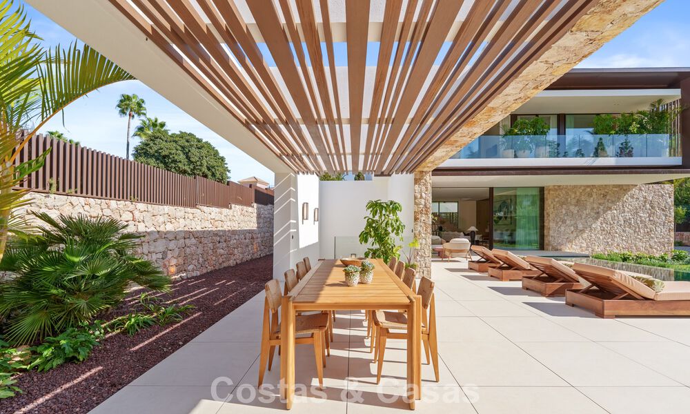 Advanced luxury villa for sale in a quiet residential area on Marbella's Golden Mile 787260