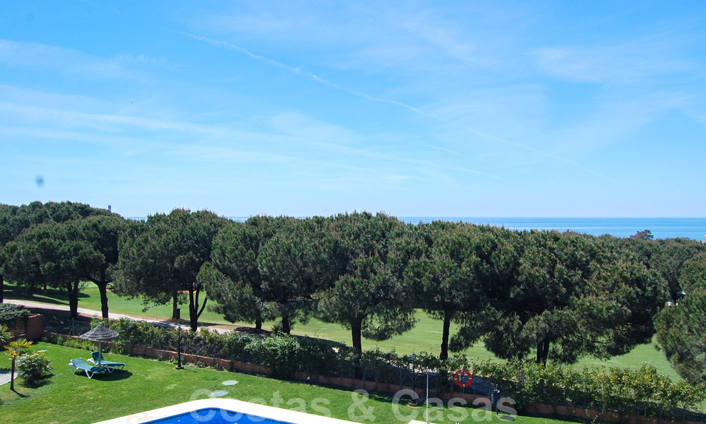Frontline golf apartment with spectacular sea view for sale in Cabopino, Marbella - Costa del Sol 31602
