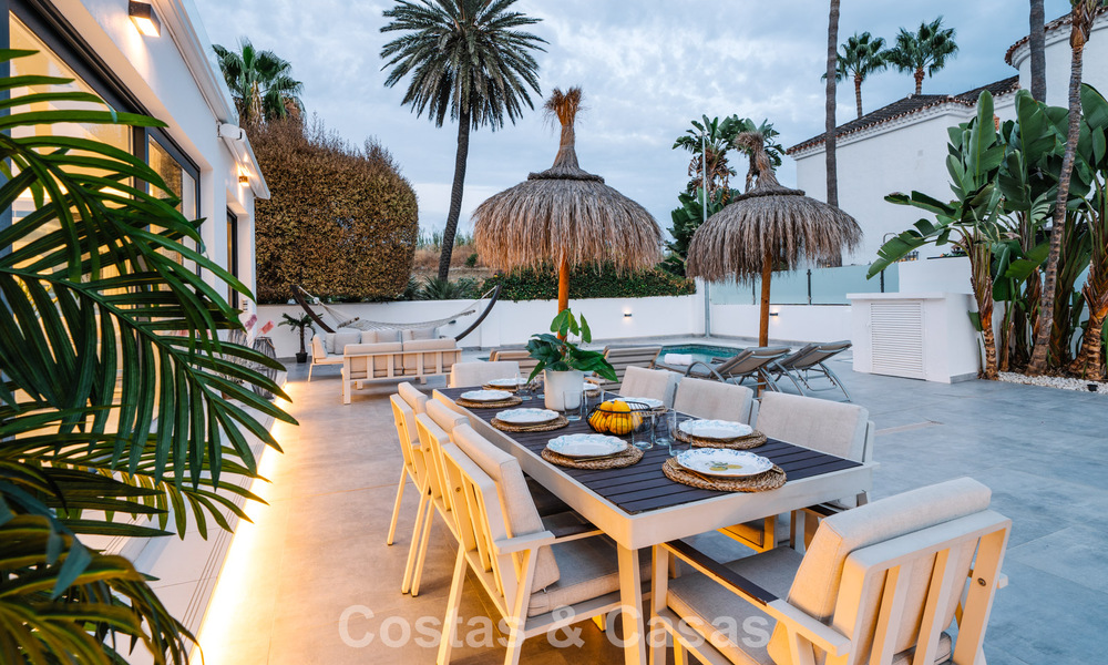 Modernized villa for sale within walking distance of amenities and Puerto Banus, Marbella 787364