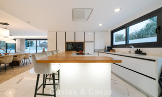 Modernized villa for sale within walking distance of amenities and Puerto Banus, Marbella 787368 