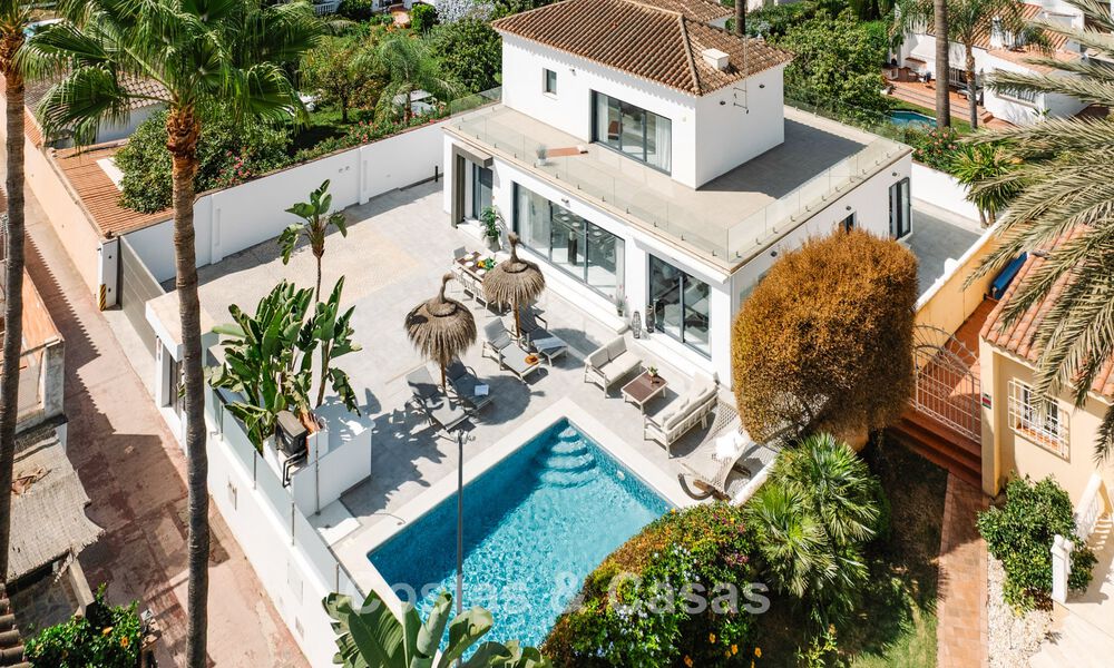 Modernized villa for sale within walking distance of amenities and Puerto Banus, Marbella 787387