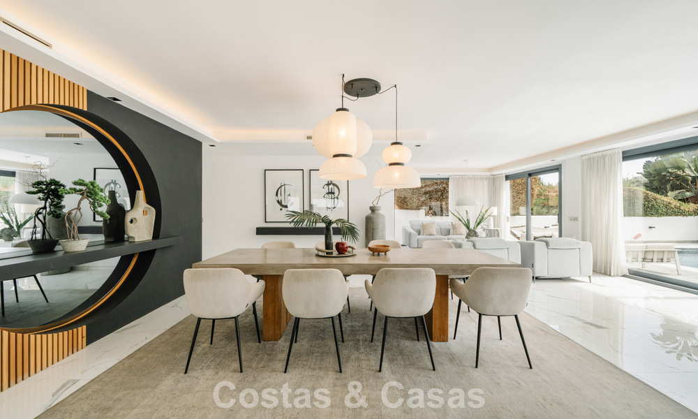 Modernized villa for sale within walking distance of amenities and Puerto Banus, Marbella 787389