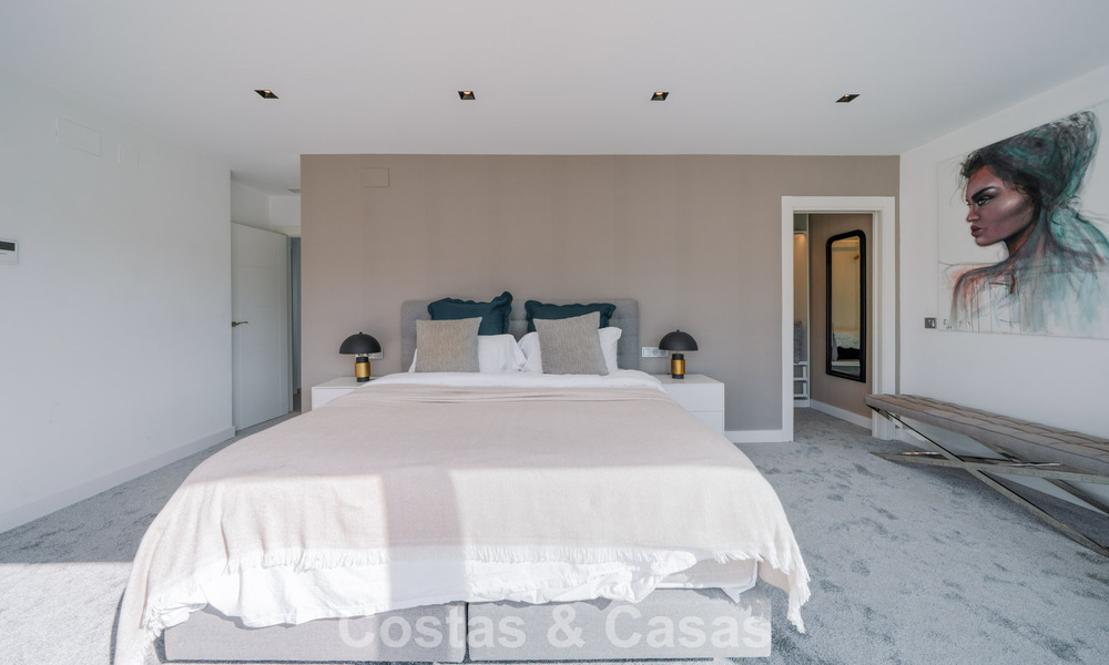 Modernized villa for sale within walking distance of amenities and Puerto Banus, Marbella 787397