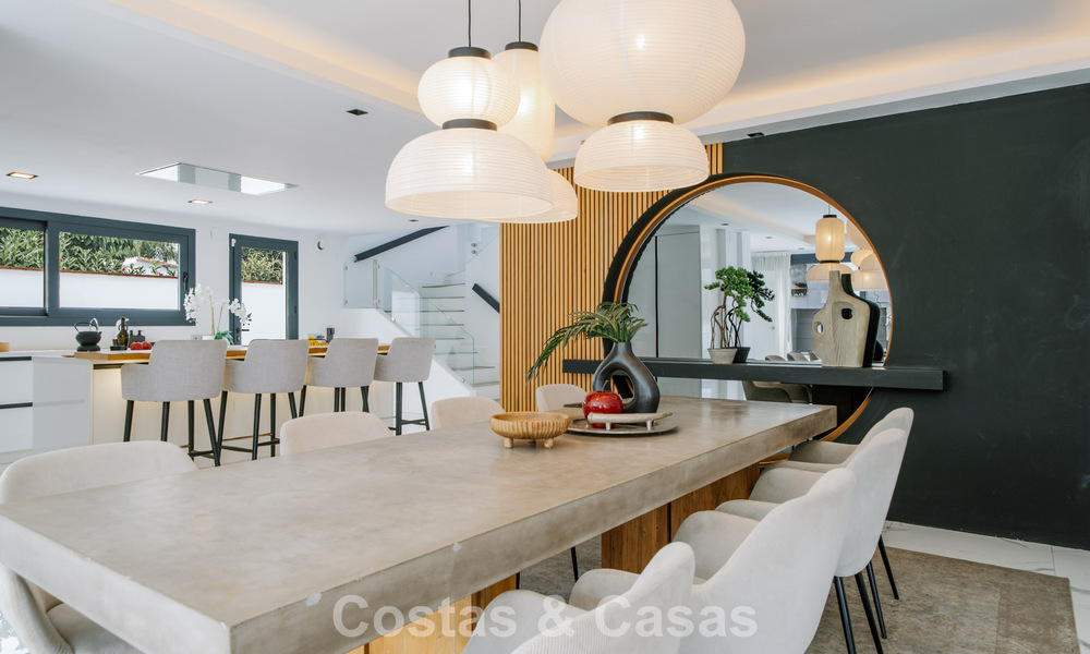 Modernized villa for sale within walking distance of amenities and Puerto Banus, Marbella 787399