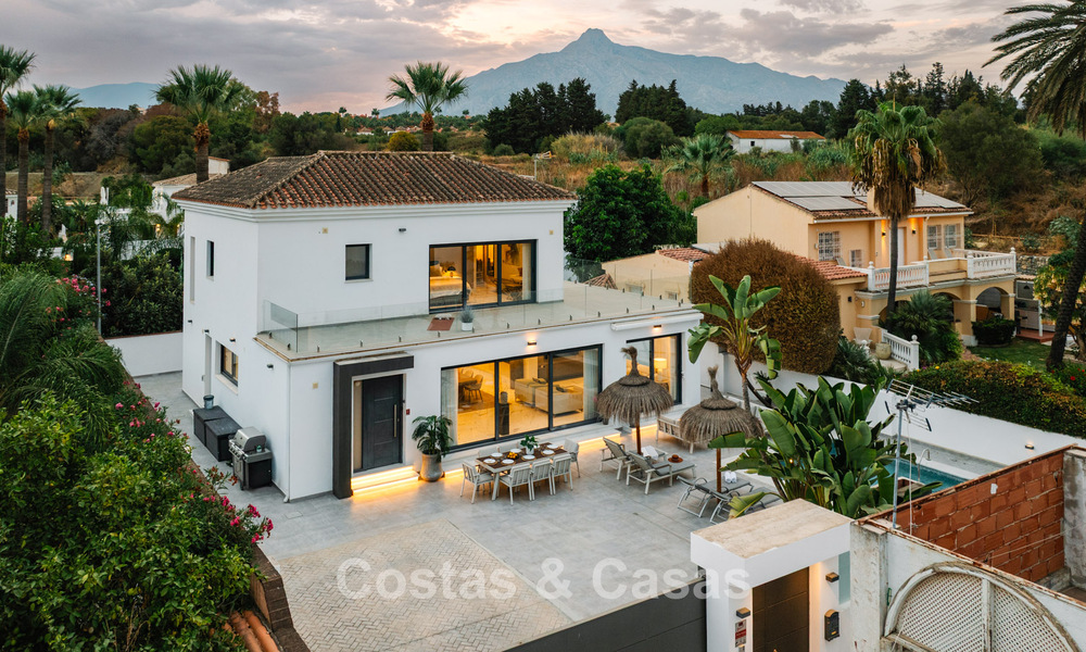 Modernized villa for sale within walking distance of amenities and Puerto Banus, Marbella 787401