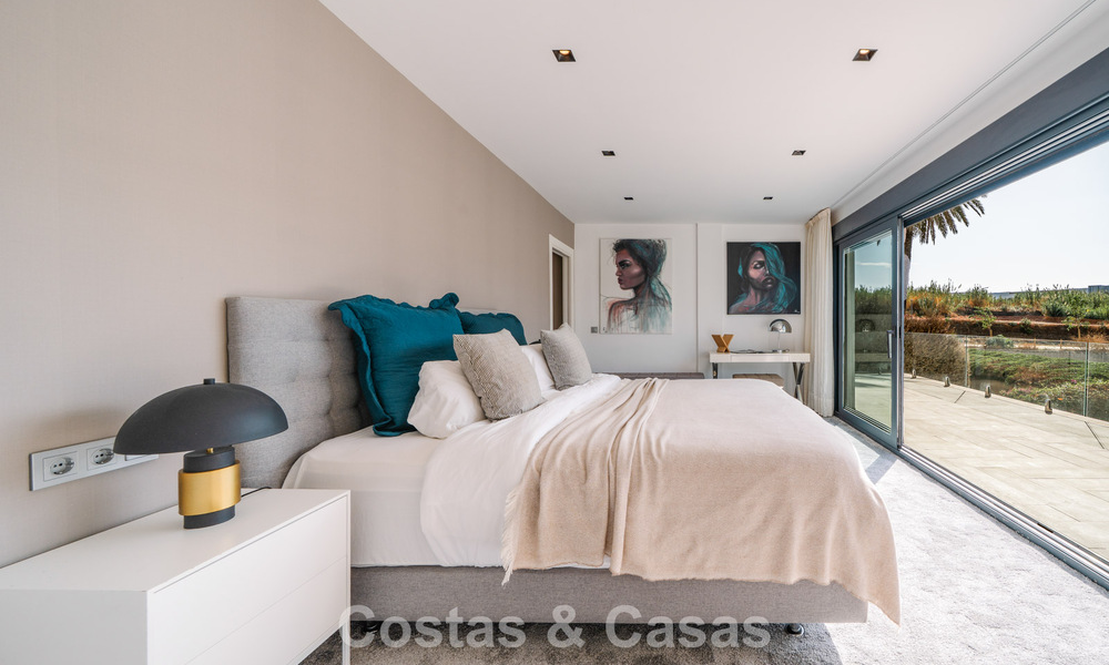 Modernized villa for sale within walking distance of amenities and Puerto Banus, Marbella 787406