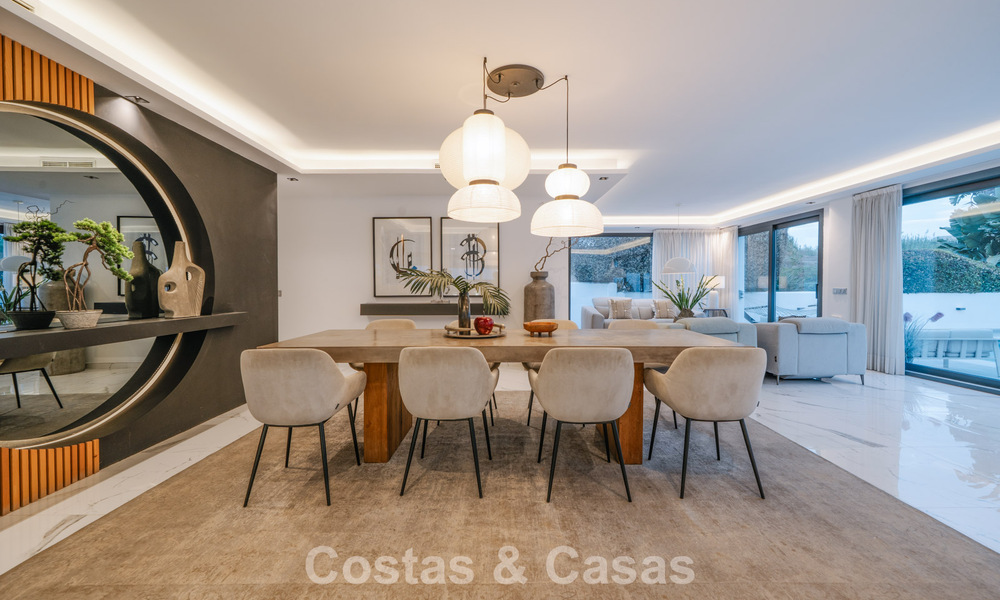 Modernized villa for sale within walking distance of amenities and Puerto Banus, Marbella 787408