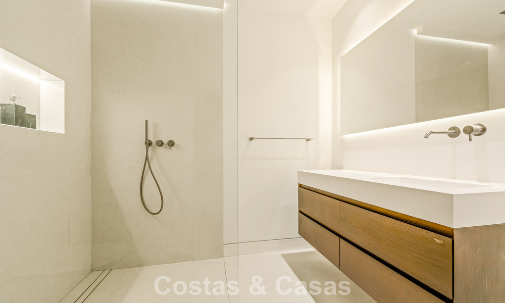 Sophisticated villa with panoramic views for sale in a gated community in La Quinta, Marbella - Benahavis 787310