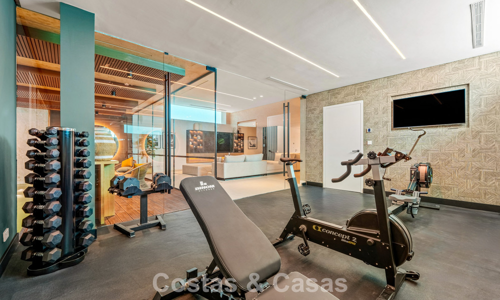 Sophisticated villa with panoramic views for sale in a gated community in La Quinta, Marbella - Benahavis 787315