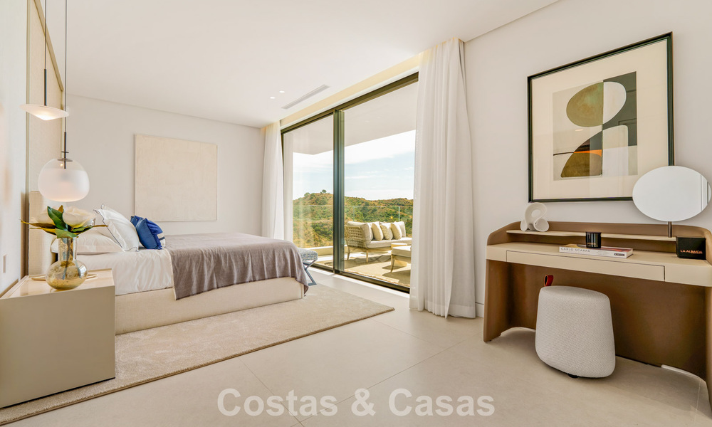 Sophisticated villa with panoramic views for sale in a gated community in La Quinta, Marbella - Benahavis 787318