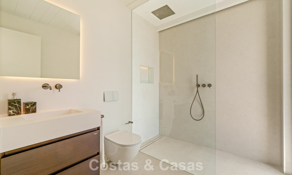 Sophisticated villa with panoramic views for sale in a gated community in La Quinta, Marbella - Benahavis 787325