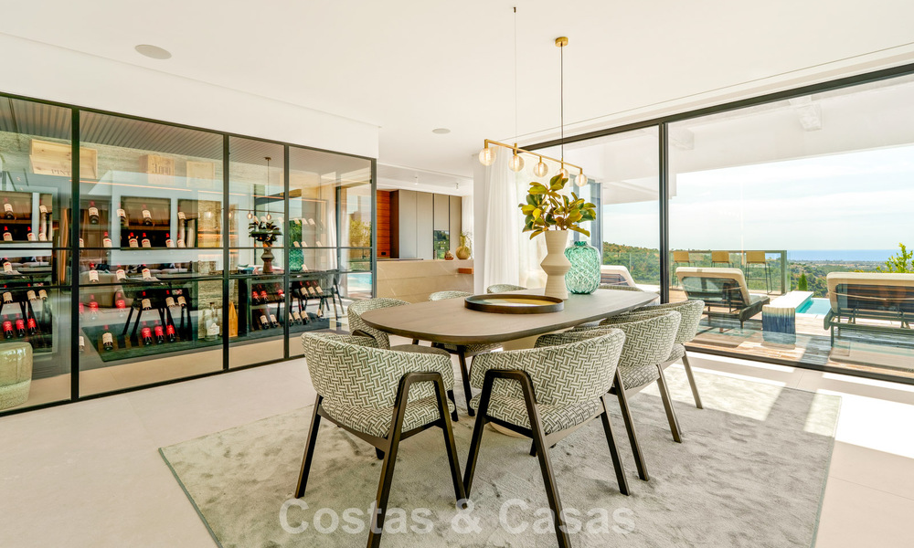 Sophisticated villa with panoramic views for sale in a gated community in La Quinta, Marbella - Benahavis 787333