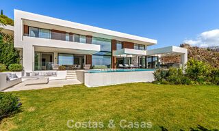 Sophisticated villa with panoramic views for sale in a gated community in La Quinta, Marbella - Benahavis 787343 