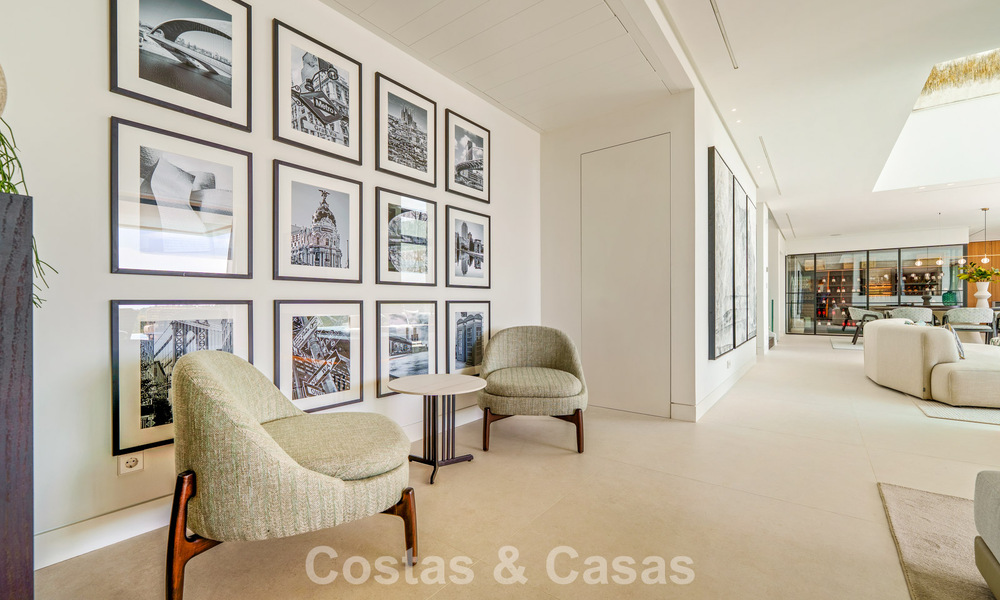 Sophisticated villa with panoramic views for sale in a gated community in La Quinta, Marbella - Benahavis 787345