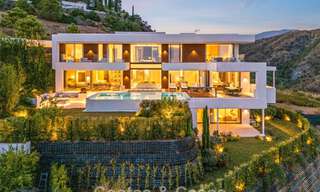 Sophisticated villa with panoramic views for sale in a gated community in La Quinta, Marbella - Benahavis 787362 