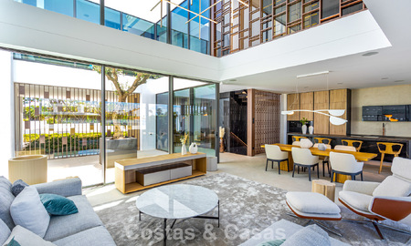 Exclusive residence with sea views for sale in a progressive complex with 24-hour security on Marbella's Golden Mile 787271