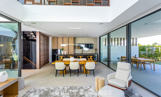 Exclusive residence with sea views for sale in a progressive complex with 24-hour security on Marbella's Golden Mile 787272 