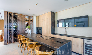 Exclusive residence with sea views for sale in a progressive complex with 24-hour security on Marbella's Golden Mile 787274 