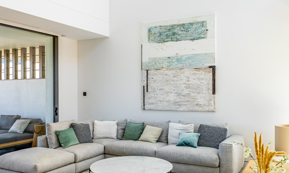 Exclusive residence with sea views for sale in a progressive complex with 24-hour security on Marbella's Golden Mile 787277