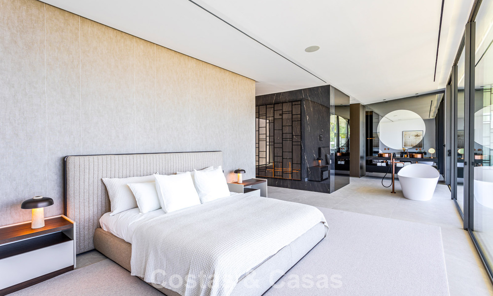 Exclusive residence with sea views for sale in a progressive complex with 24-hour security on Marbella's Golden Mile 787283