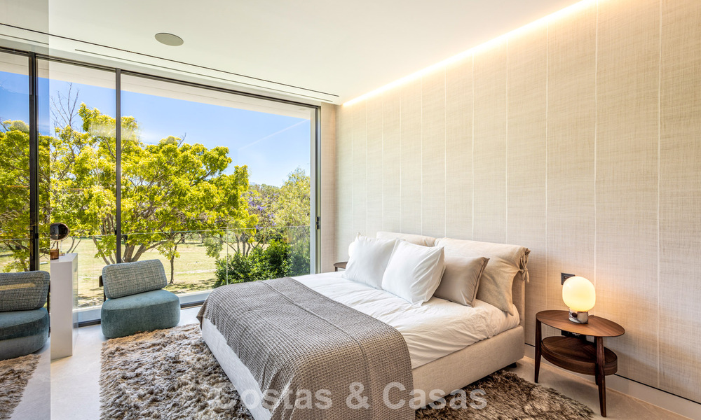 Exclusive residence with sea views for sale in a progressive complex with 24-hour security on Marbella's Golden Mile 787287