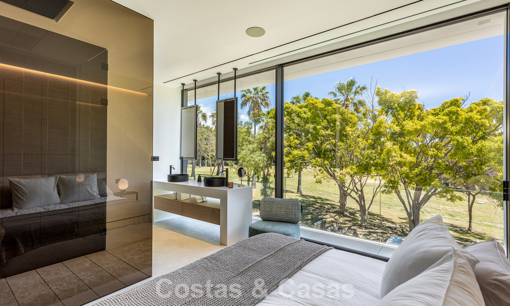 Exclusive residence with sea views for sale in a progressive complex with 24-hour security on Marbella's Golden Mile 787288