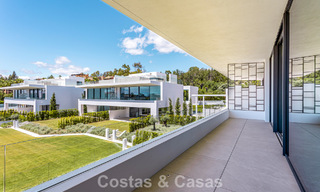 Exclusive residence with sea views for sale in a progressive complex with 24-hour security on Marbella's Golden Mile 787296 