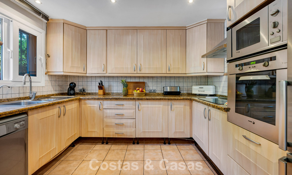 Spacious townhouse for sale in a gated beachfront complex on the east side of Marbella 787523