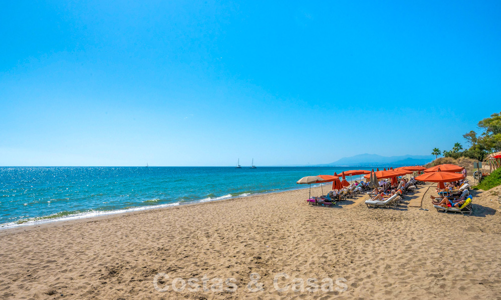 Spacious townhouse for sale in a gated beachfront complex on the east side of Marbella 787537