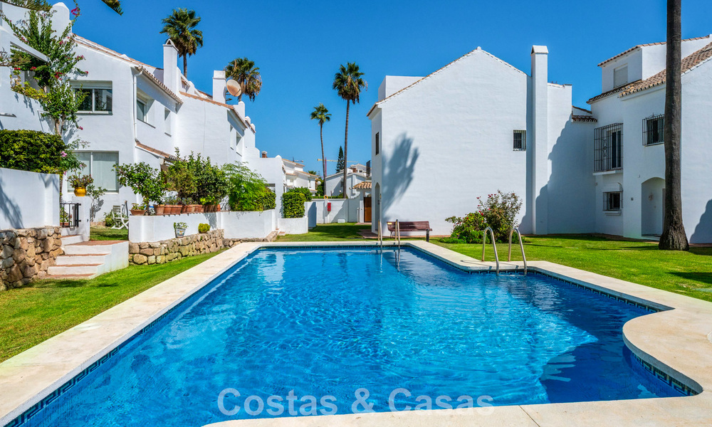 Spacious townhouse for sale in a gated beachfront complex on the east side of Marbella 787538