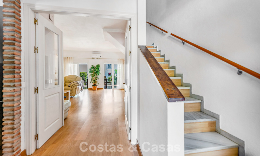 Spacious townhouse for sale in a gated beachfront complex on the east side of Marbella 787543