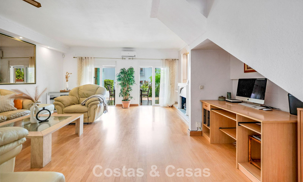 Spacious townhouse for sale in a gated beachfront complex on the east side of Marbella 787544