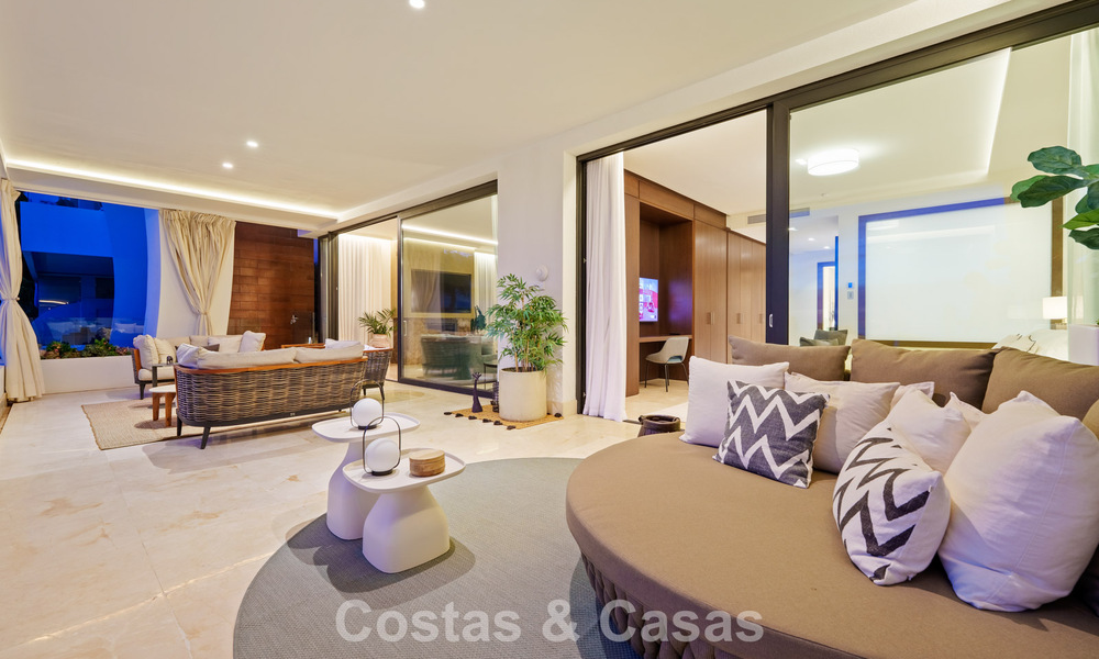 Luxury duplex apartment with sea views for sale in a prime Sierra Blanca complex on Marbella's Golden Mile 787551