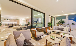 Luxury duplex apartment with sea views for sale in a prime Sierra Blanca complex on Marbella's Golden Mile 787552 