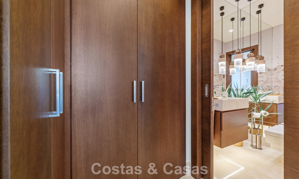 Luxury duplex apartment with sea views for sale in a prime Sierra Blanca complex on Marbella's Golden Mile 787571