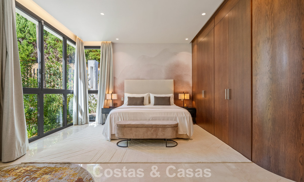 Luxury duplex apartment with sea views for sale in a prime Sierra Blanca complex on Marbella's Golden Mile 787575