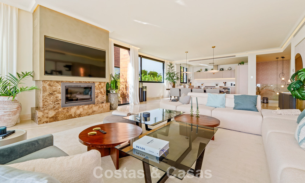 Luxury duplex apartment with sea views for sale in a prime Sierra Blanca complex on Marbella's Golden Mile 787581