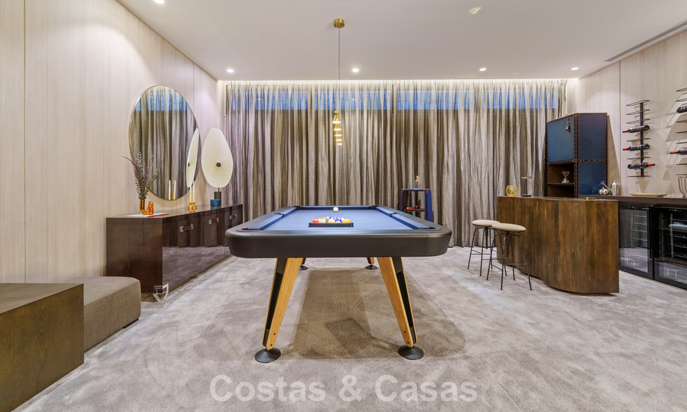 Luxury duplex apartment with sea views for sale in a prime Sierra Blanca complex on Marbella's Golden Mile 787592