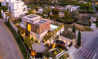 Move-in ready, luxurious, new-build villa for sale in a prestigious 5* golf resort in Marbella - Benahavis 787419 